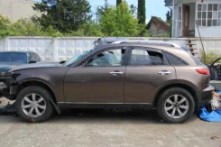 Infiniti FX45 ����