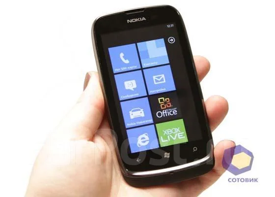 Nokia Lumia 610 ����