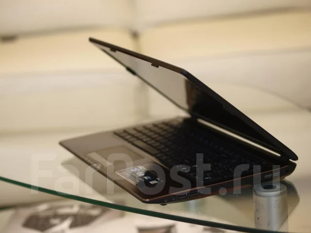ASUS K52JB. 2,5����, ��� 3072 ��, ���� 320���, WiFi: 1, Bluetooth: 1, ����������� �� 1��. ����