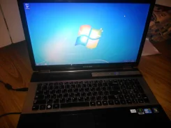 Samsung RF710. 2,5����, ��� 4 ��, ���� 640���, WiFi, Bluetooth, ����������� �� 2��. ����