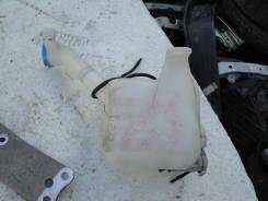Бачок стеклоомывателя. Honda Fit, GD1 Двигатель L13A