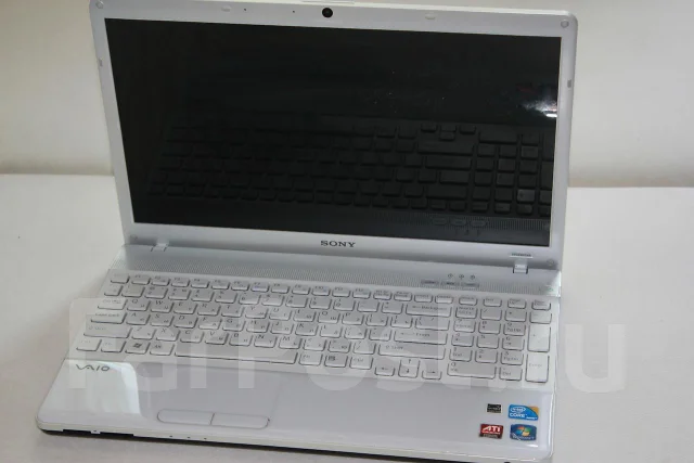 Sony VAIO VPC-EB3E1R. 2����, ��� 3072 ��, ���� 320���, WiFi: 1, Bluetooth: 1, ����������� �� 4��. ����