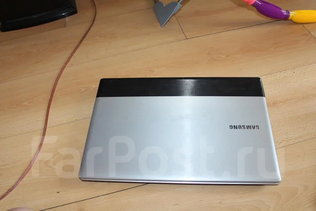 Samsung RV520. 2,3����, ���� 500���, WiFi: 1, Bluetooth: 1, ����������� �� 2��. ����