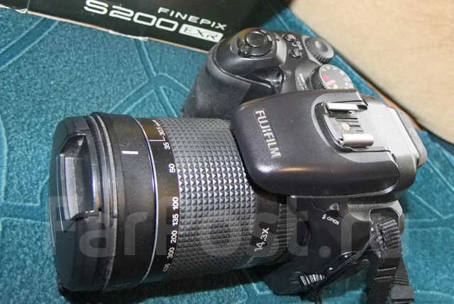 Fujifilm FinePix S200EXR ����