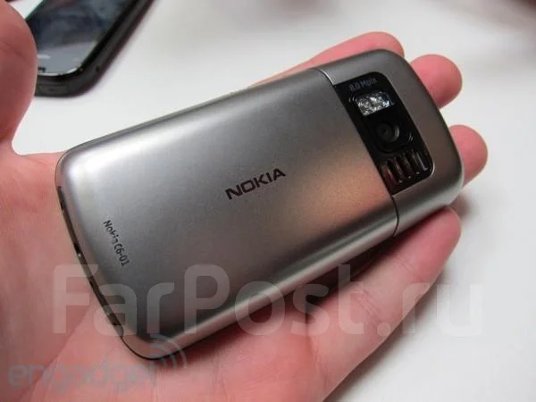 Nokia C6-01 ����