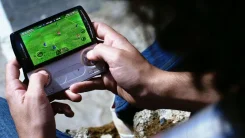 Sony Ericsson Xperia Play. �����