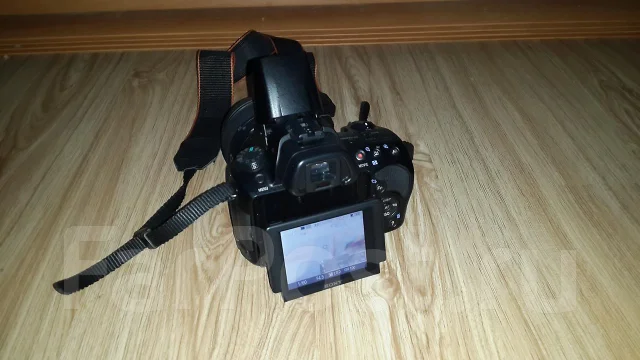 Sony Alpha SLT-A37 Kit ����