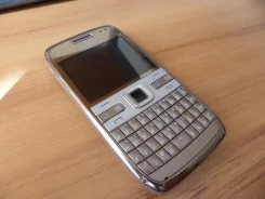 Nokia E72. �/� ����