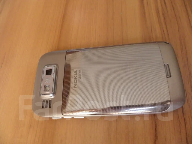 Nokia E72. �/� ����