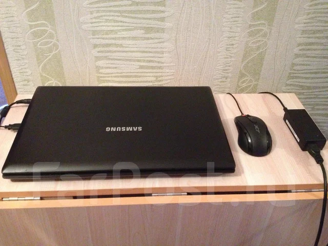 Samsung R719. 2,1����, ��� 4 ��, ���� 500���, WiFi: 1, Bluetooth: 1, ����������� �� 8��. ����