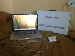 Apple MacBook Pro. 2,3����, ��� 4 ��, ���� 500���, WiFi, Bluetooth, ����������� �� 7��. ����