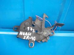 Замок капота. Toyota Town Ace Noah, CR42, KR52, KR41, KR42, SR40, SR50, CR50, CR41, CR52, CR51, CR40 Toyota Lite Ace Noah, CR52, CR41, CR40, CR51, CR5...