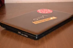 Sony VAIO. 15.4", 2,2����, ��� 3072 ��, ���� 320 ��, ����������� �� 2 �.