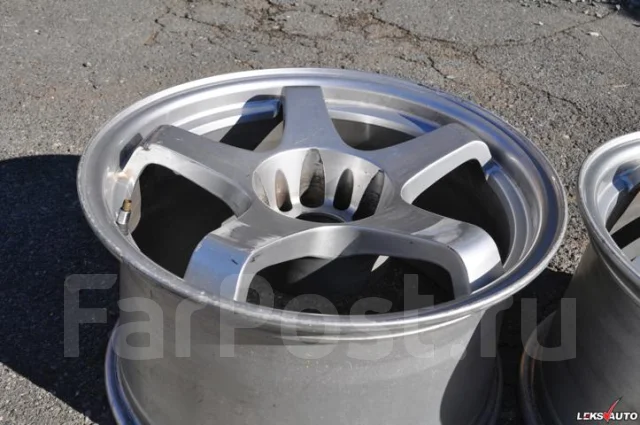 URAS. 9.5x17", 5x114.3, ET15 ����