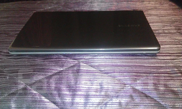 Samsung 355V5C. 2,3����, ��� 6 ��, ���� 8���, WiFi: 1, Bluetooth: 1, ����������� �� 3��. ����