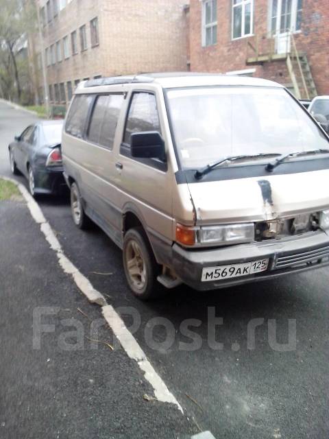 Nissan largo 1990