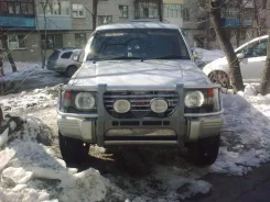 Mitsubishi Montero ����