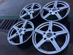 Urban Racing. 8.5x18", 5x150, ET50 ����