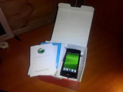 Sony Ericsson Xperia ray. �/�
