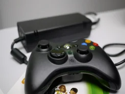 Microsoft Xbox 360 Slim ����