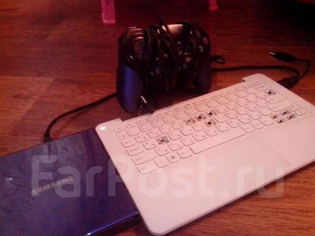 Lenovo IdeaPad S206. ��� 2048 ��, ���� 300���, WiFi: 1, ����������� �� 2��. ����