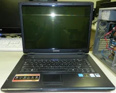 Samsung R510. 2,0����, ��� 2048 ��, ���� 160���, WiFi, Bluetooth, ����������� �� 2��. ����