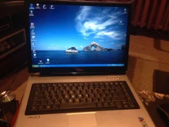 Fujitsu AMILO. 2����, ��� 2048 ��, ���� 80���, WiFi: 1 ����