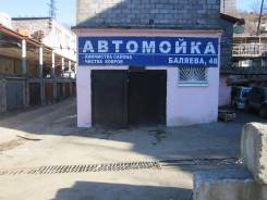 Сдам в аренду бокс 80 кв. м. + подвал 22 кв. м. на Баляева в районе р. 102 кв. м., улица Баляева 48а, р-н Баляева. Дом снаружи