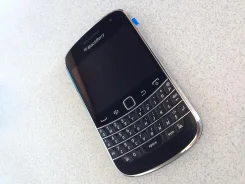 BlackBerry Bold 9900 ����