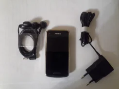 Nokia C6-01