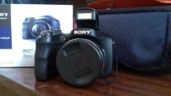 Sony Cyber-shot DSC-H100 ����