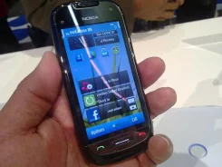 Nokia C7-00 ����