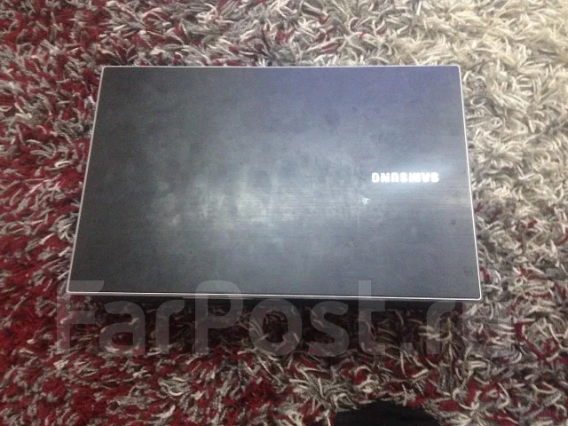 Samsung 300V5A. 2,1����, ��� 6 ��, ���� 180���, WiFi: 1, Bluetooth: 1, ����������� �� 4��. ����
