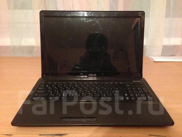 ASUS K52F. 2,1����, ��� 2048 ��, ���� 300���, WiFi: 1, Bluetooth: 1, ����������� �� 4��. ����