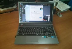 Samsung 550P5C. 2,3����, ��� 8 ��, ���� 1 240���, WiFi, Bluetooth, ����������� �� 3��. ����