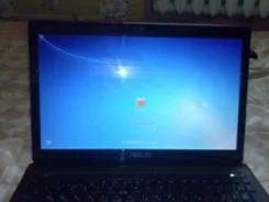 Asus K53S. 2,7����, ��� 4 ��, ���� 600���, WiFi, Bluetooth, ����������� �� 6��. ����
