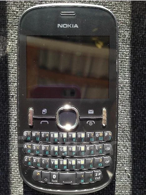 Nokia Asha 200 ����