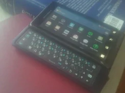 Motorola Milestone 2. �/�