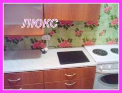 Гостинка, улица Надибаидзе 32. Чуркин, агентство, 18 кв. м. Прихожая