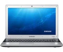 Samsung RV520. 15.6", 2,3 ���, ��� 2048 ��, ���� 320 ��, WiFi, Bluetooth, ����������� �� 5 �.