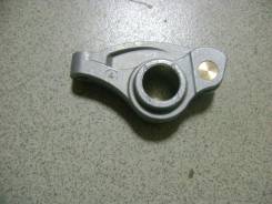 Коромысло клапана. Isuzu Forward Двигатель 6HE1