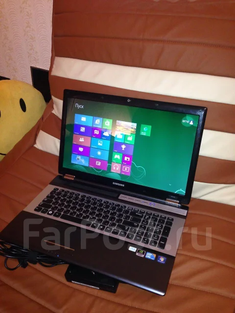 Samsung RF710. 2,5����, ��� 4 ��, ���� 500���, WiFi: 1, Bluetooth: 1 ����