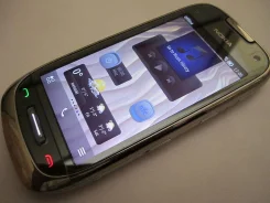 Nokia C7-00 ����