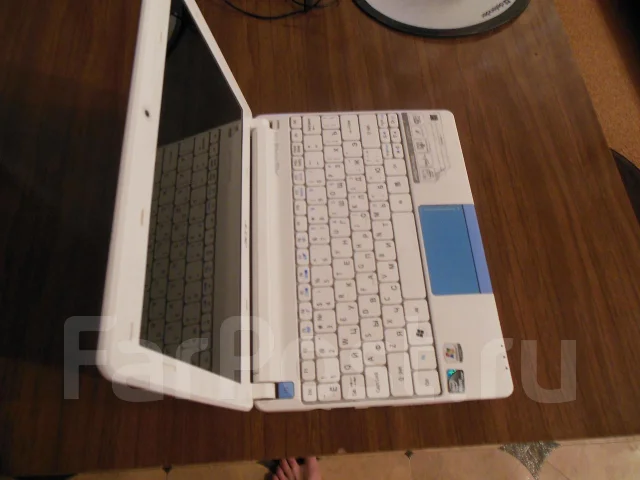 Acer Aspire One Happy AOHAPPY2-N578Qb2b. 1,6����, ��� 1024 ��, ���� 300���, WiFi: 1, Bluetooth: 1, ����������� �� 3��. ����