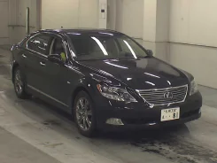 Lexus LS460 ����