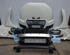 Audi Q3 ����