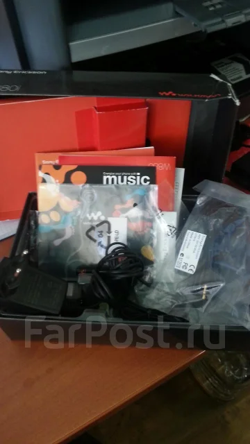 Sony Ericsson Walkman W880i ����