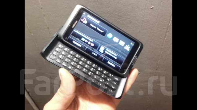 Nokia E7. �/� ����