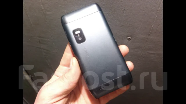 Nokia E7. �/� ����