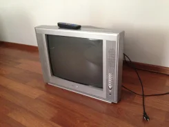 Avest. 21" CRT (���)